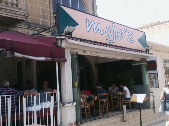 Mojos Bar and Restaurant