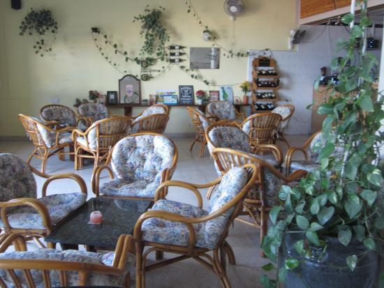 Qajjenza Bar