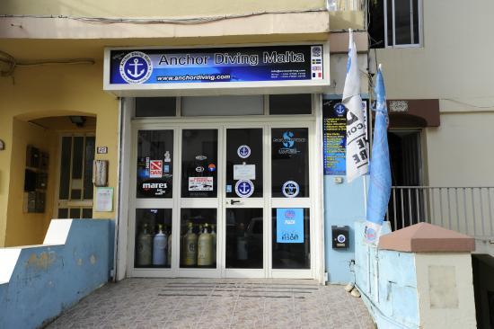 Malta Diving - Anchor Diving