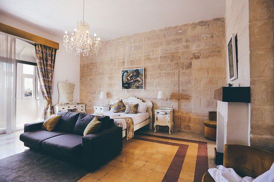 Point de Vue Guest House and Restaurants