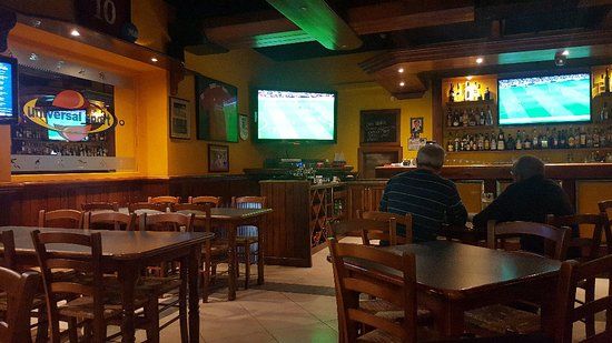 Universal Sport Bar & Grill