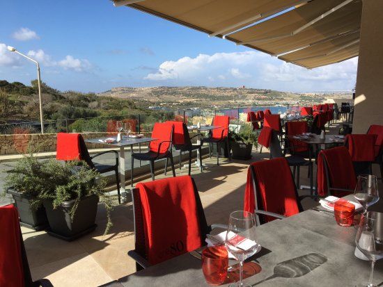 one80 Kitchen & Lounge at Half Way Inn